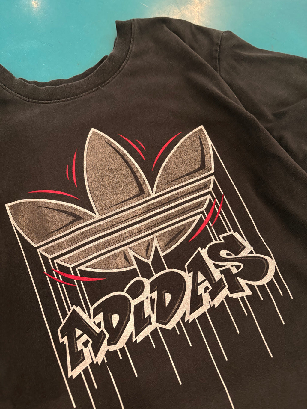 Y2K Adidas graffiti T (L) D