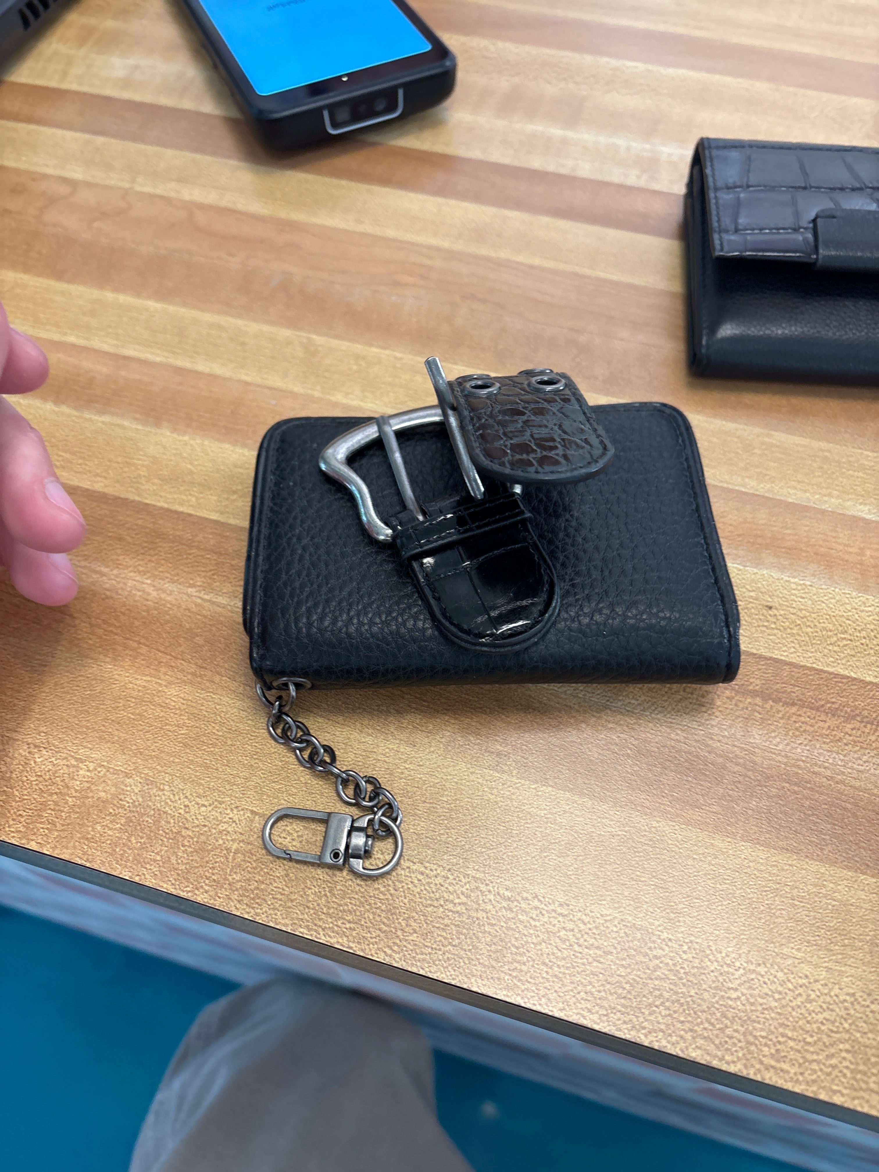 Leather buckle wallet