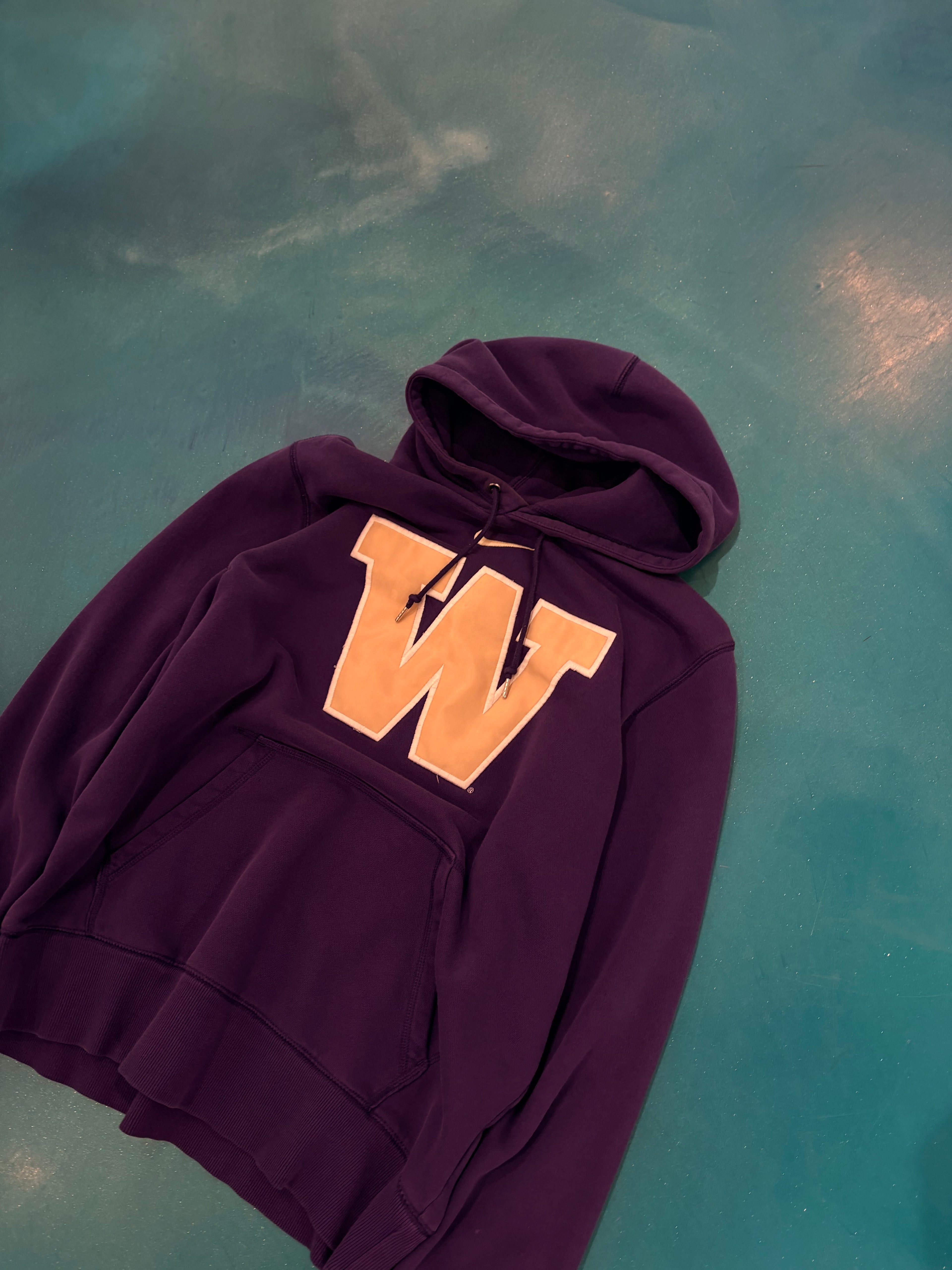 Vintage nike center-swoosh W