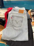 levi’s blue jeans (30) D