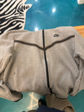 Nike tech M D