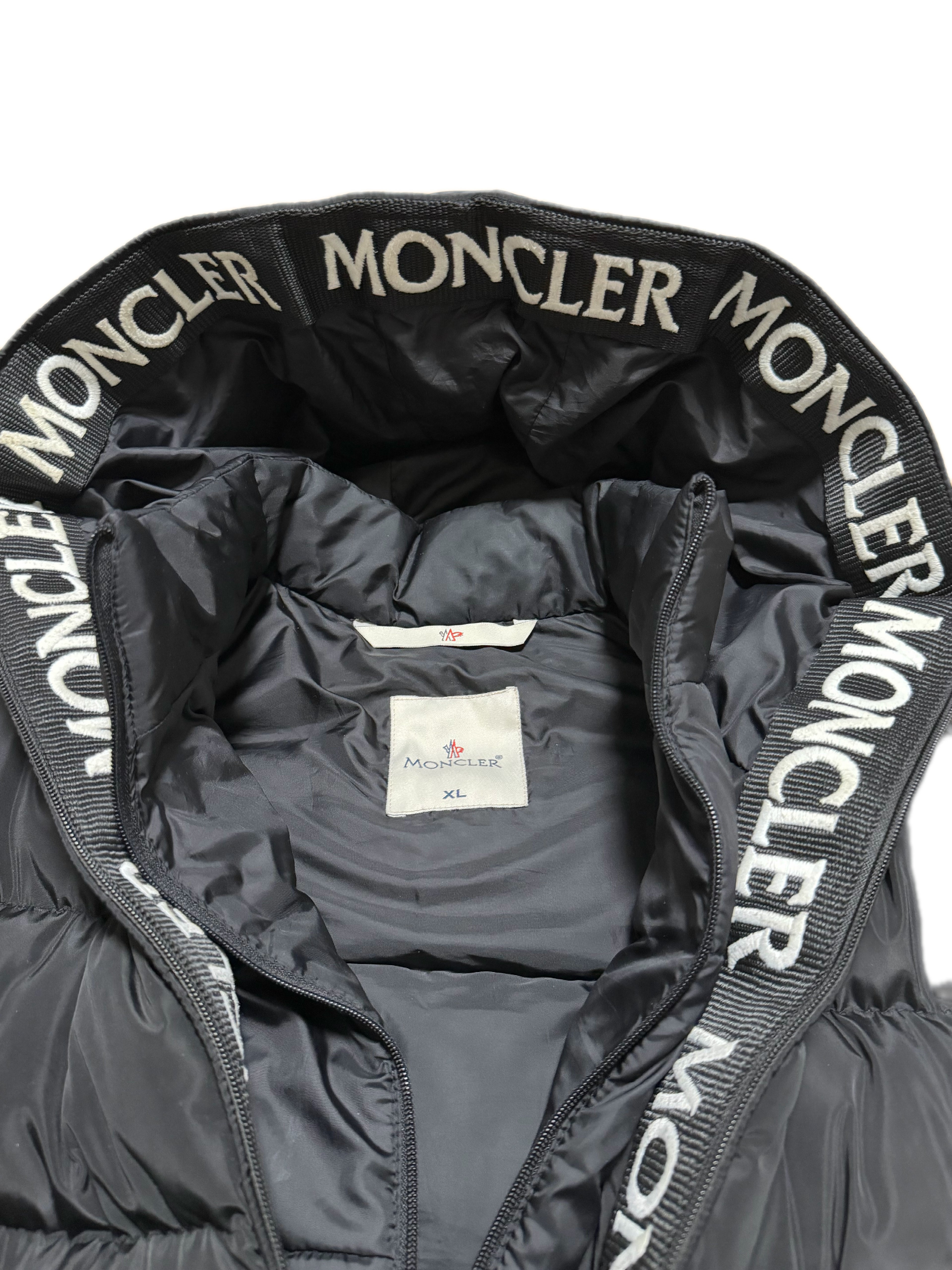 Moncler Puffer Jacket (XL)