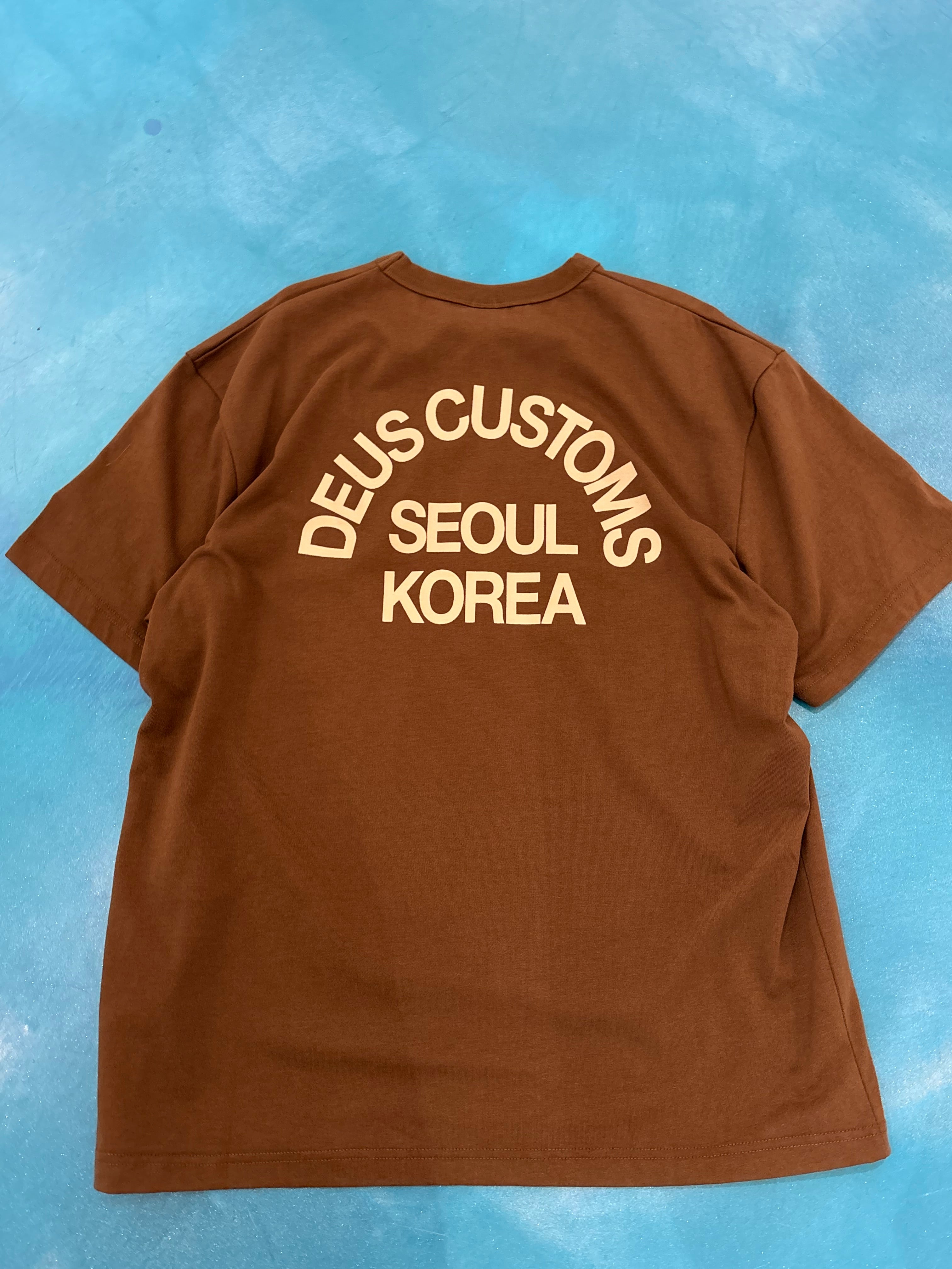 Deus Tee