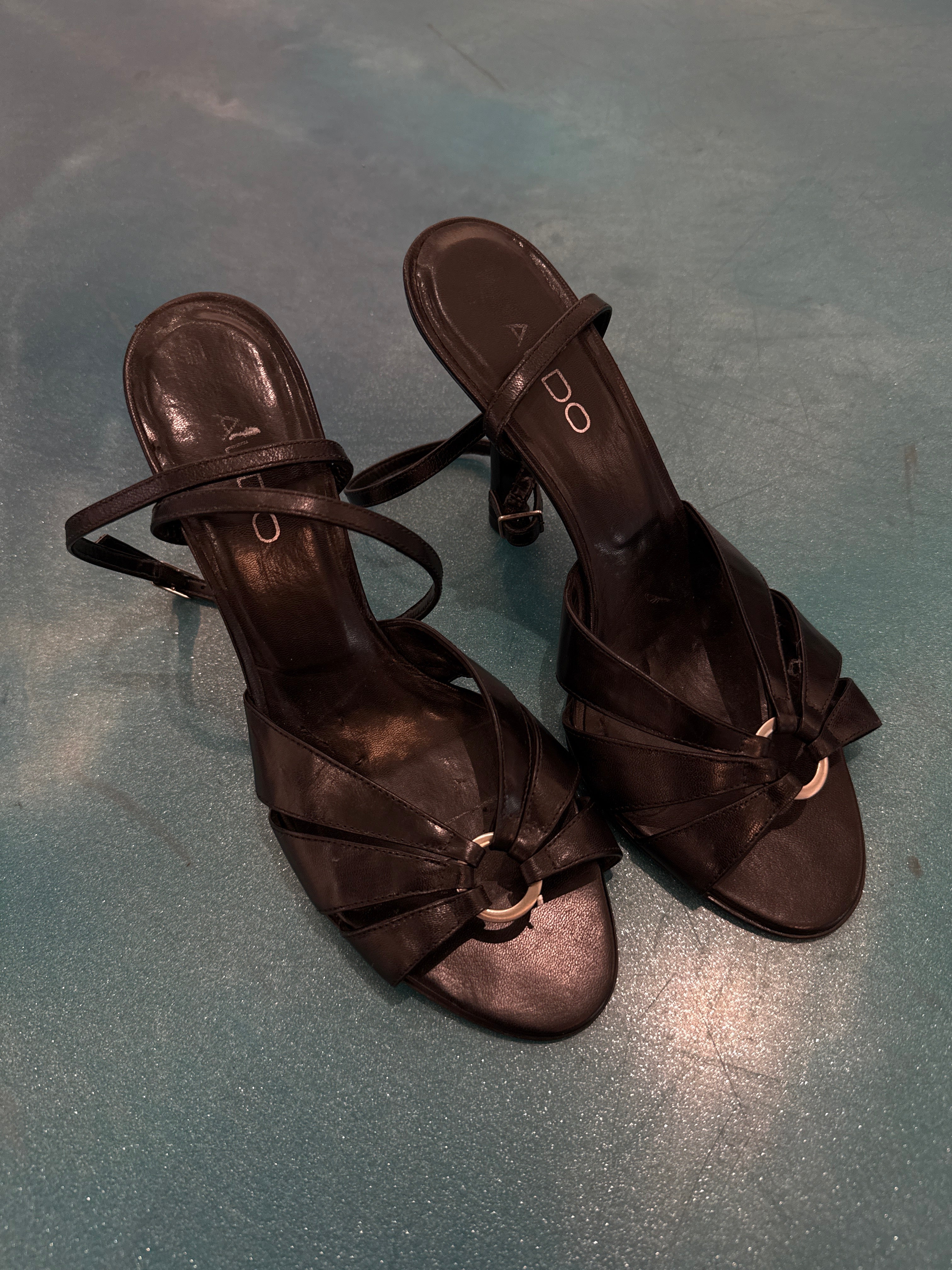 Aldo Strappy O’s Heels (8/8.5)
