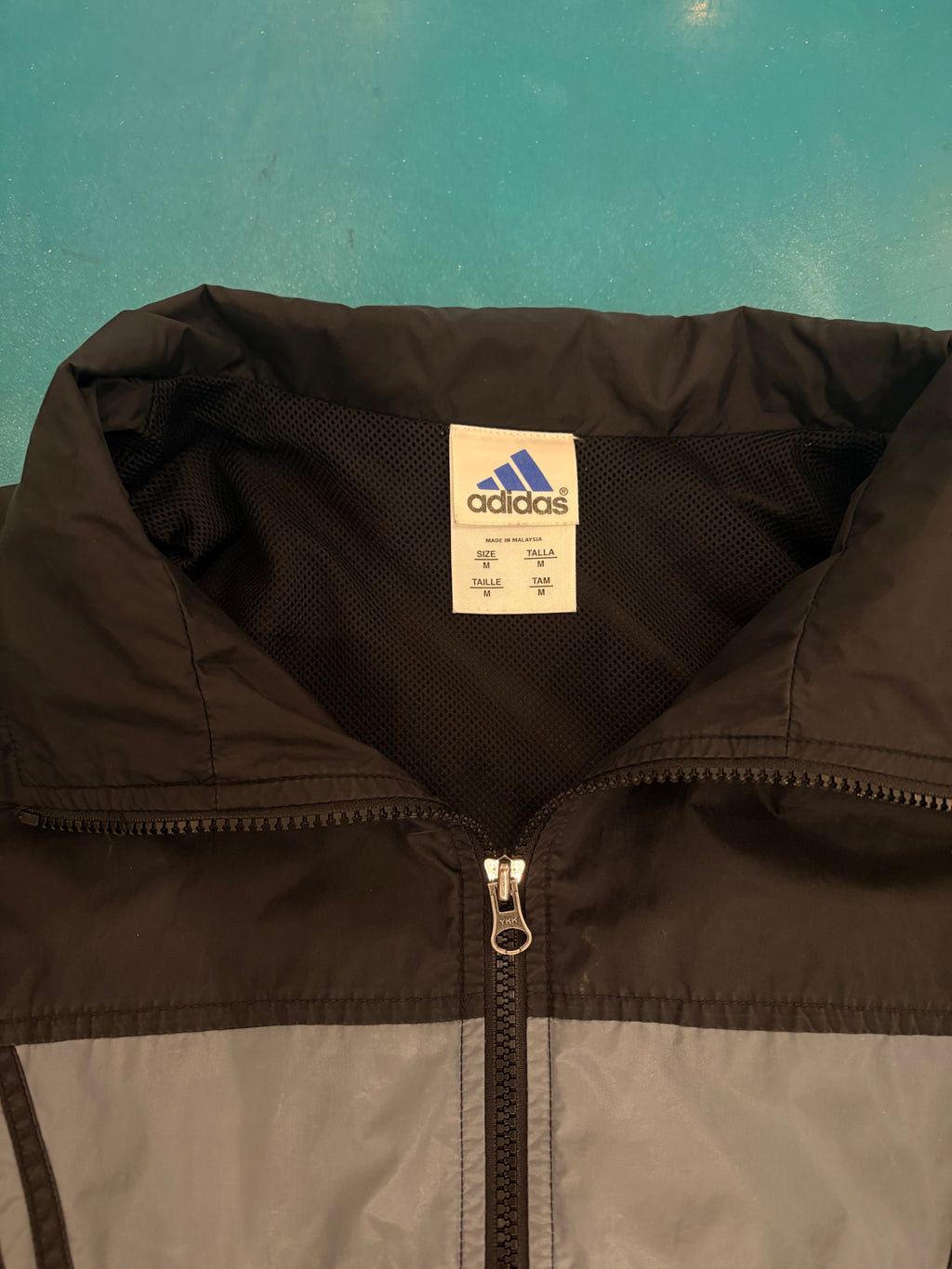 2000’s Adidas windbreaker (M) D