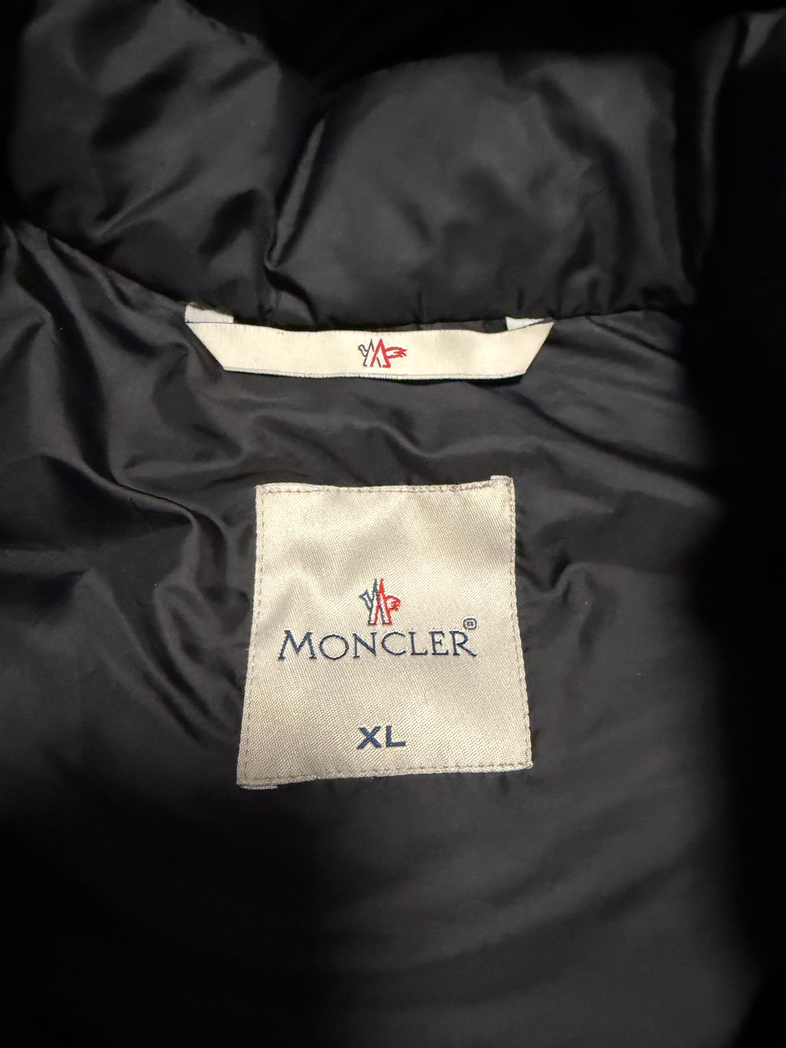 Moncler Puffer Jacket (XL)