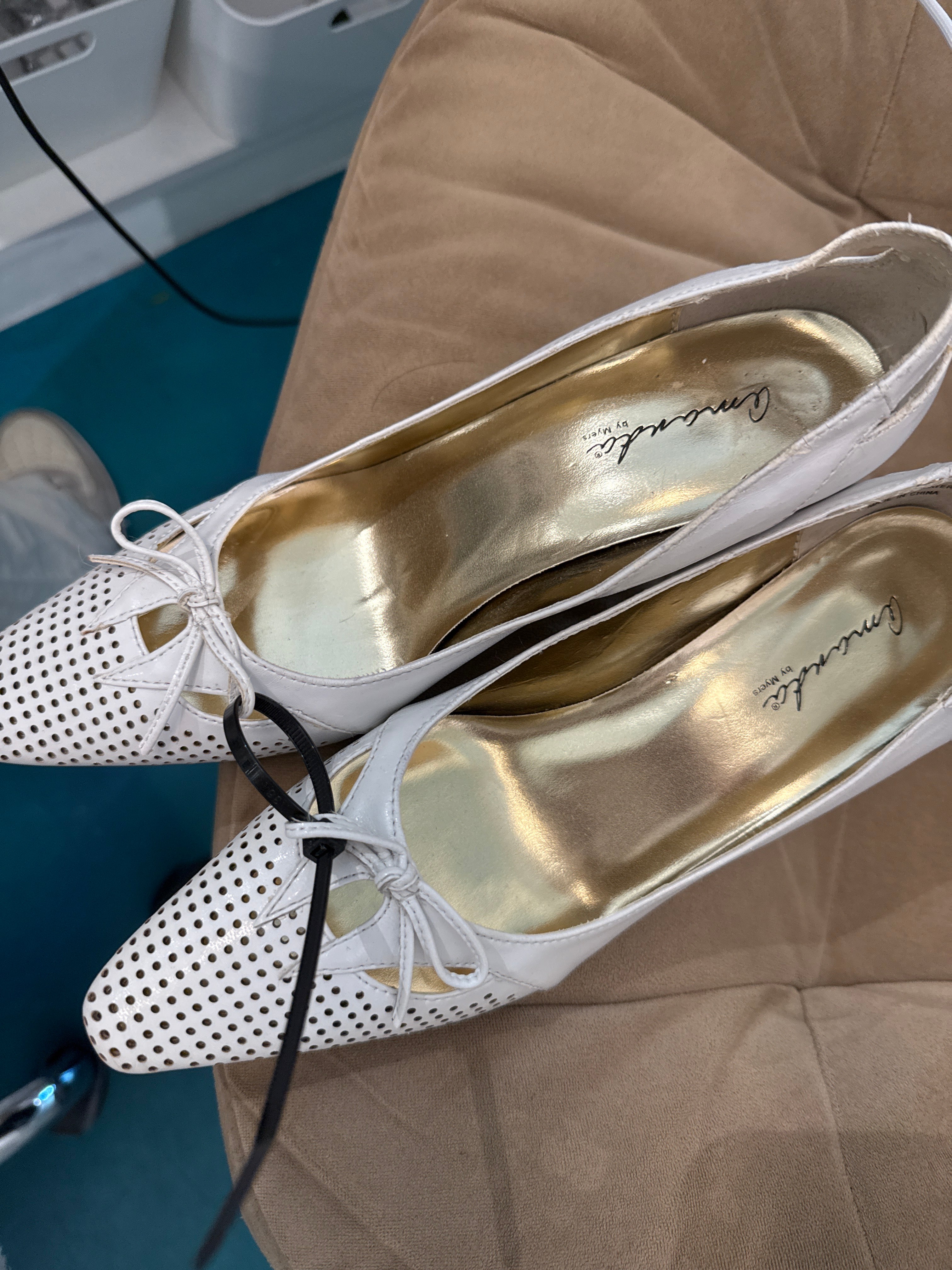 Vintage White Heels (9)