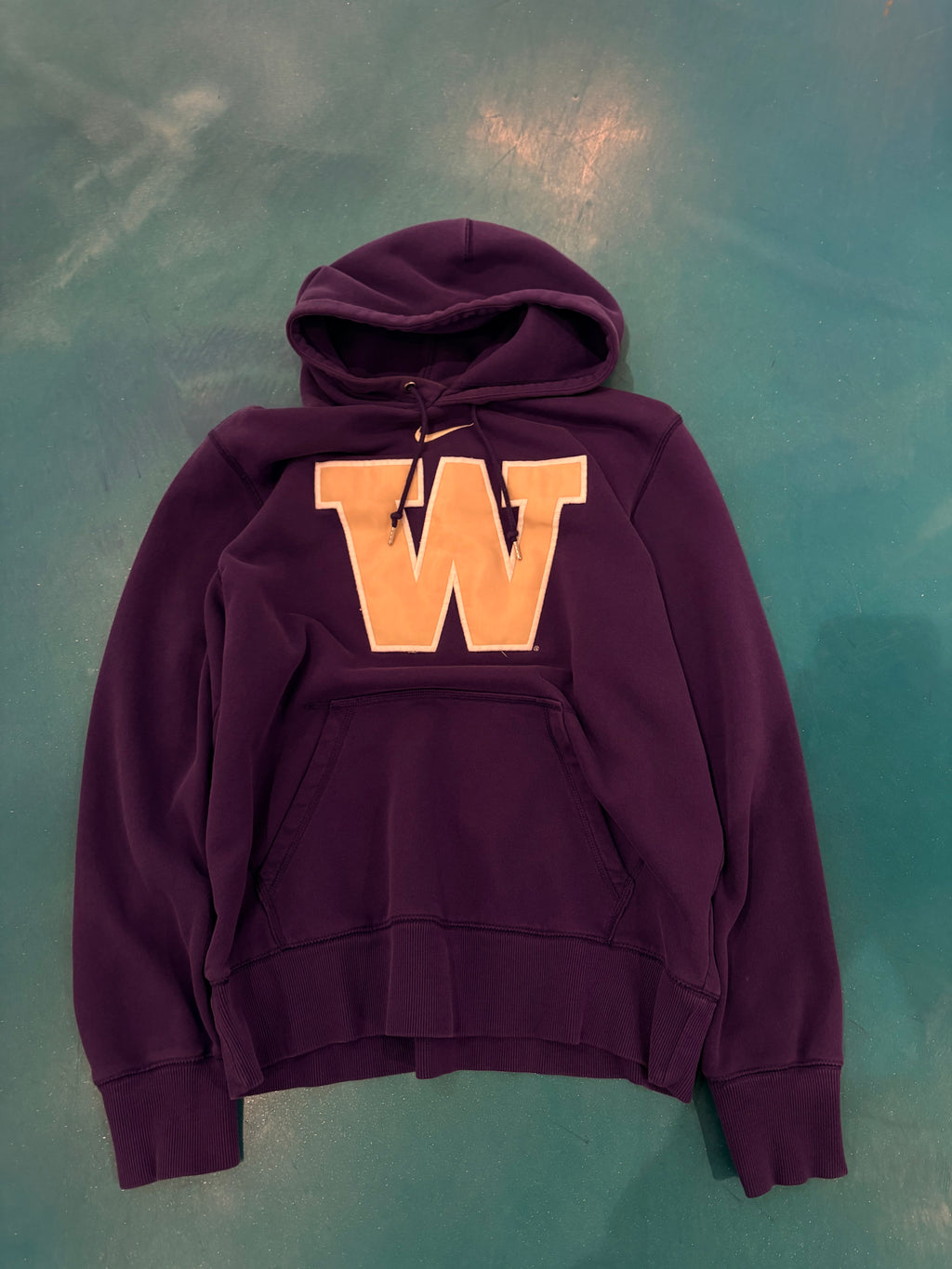 Vintage nike center-swoosh W