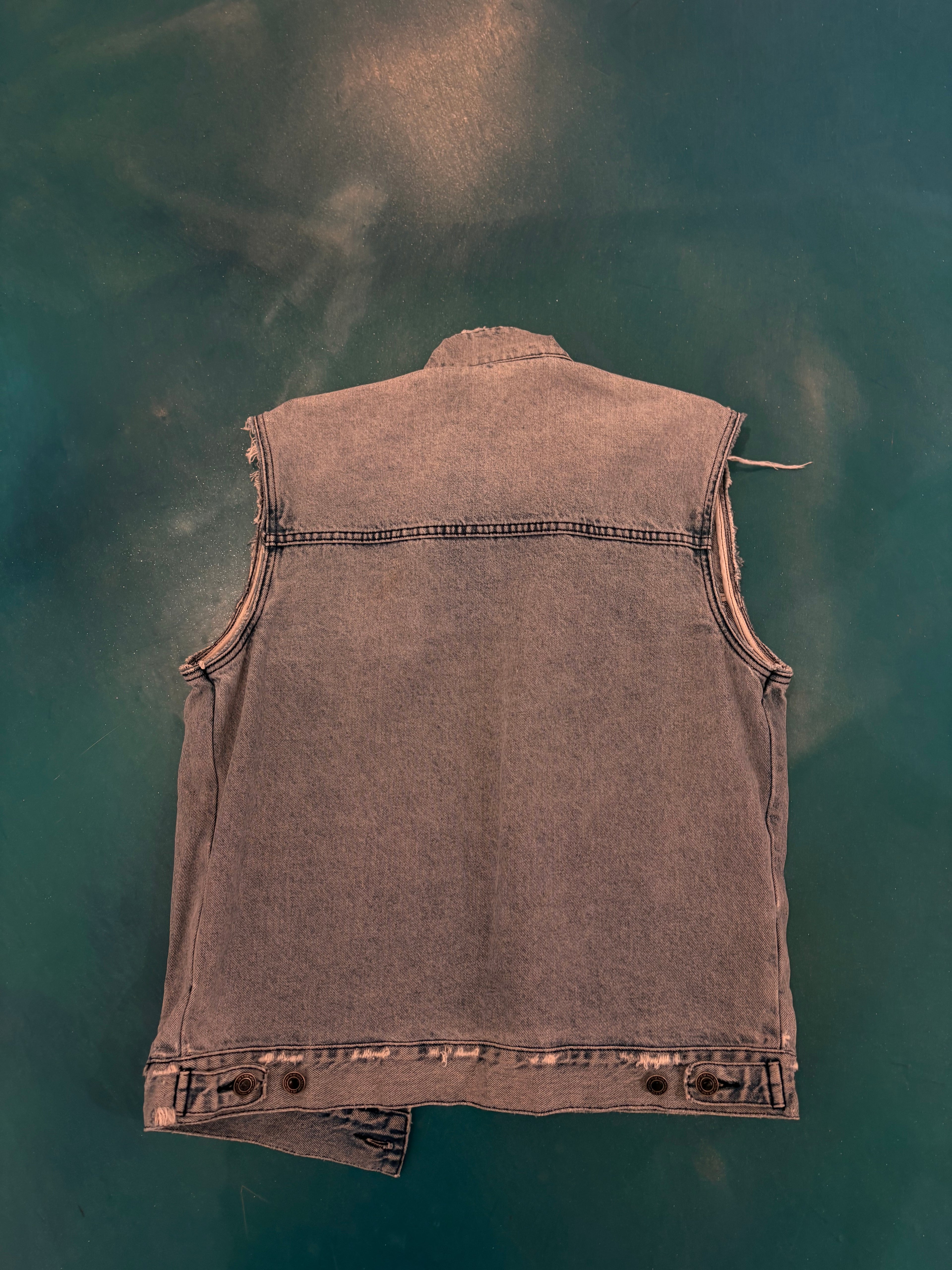 Neuw Vest
