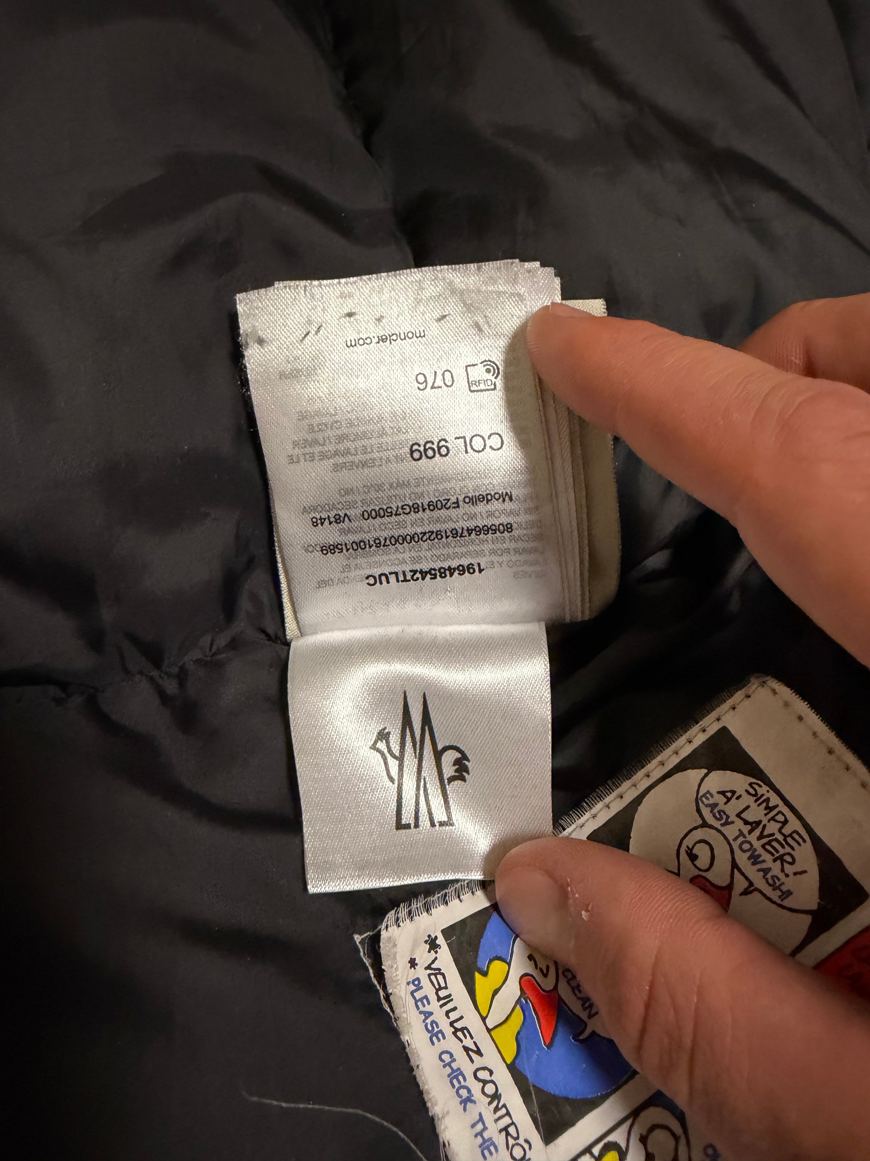 Moncler Puffer Jacket (XL)