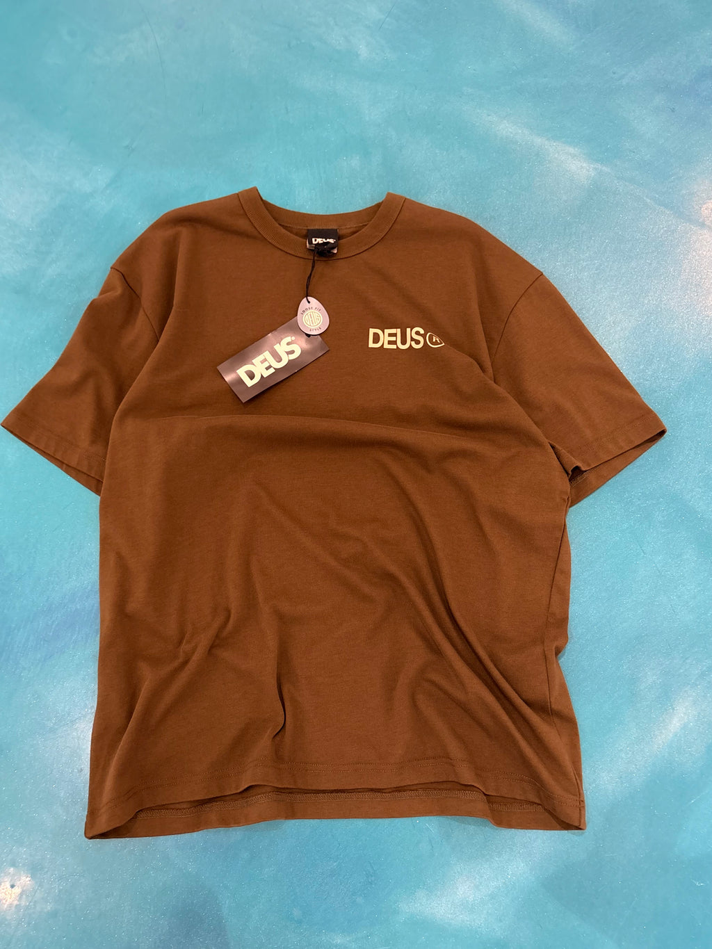 Deus Tee