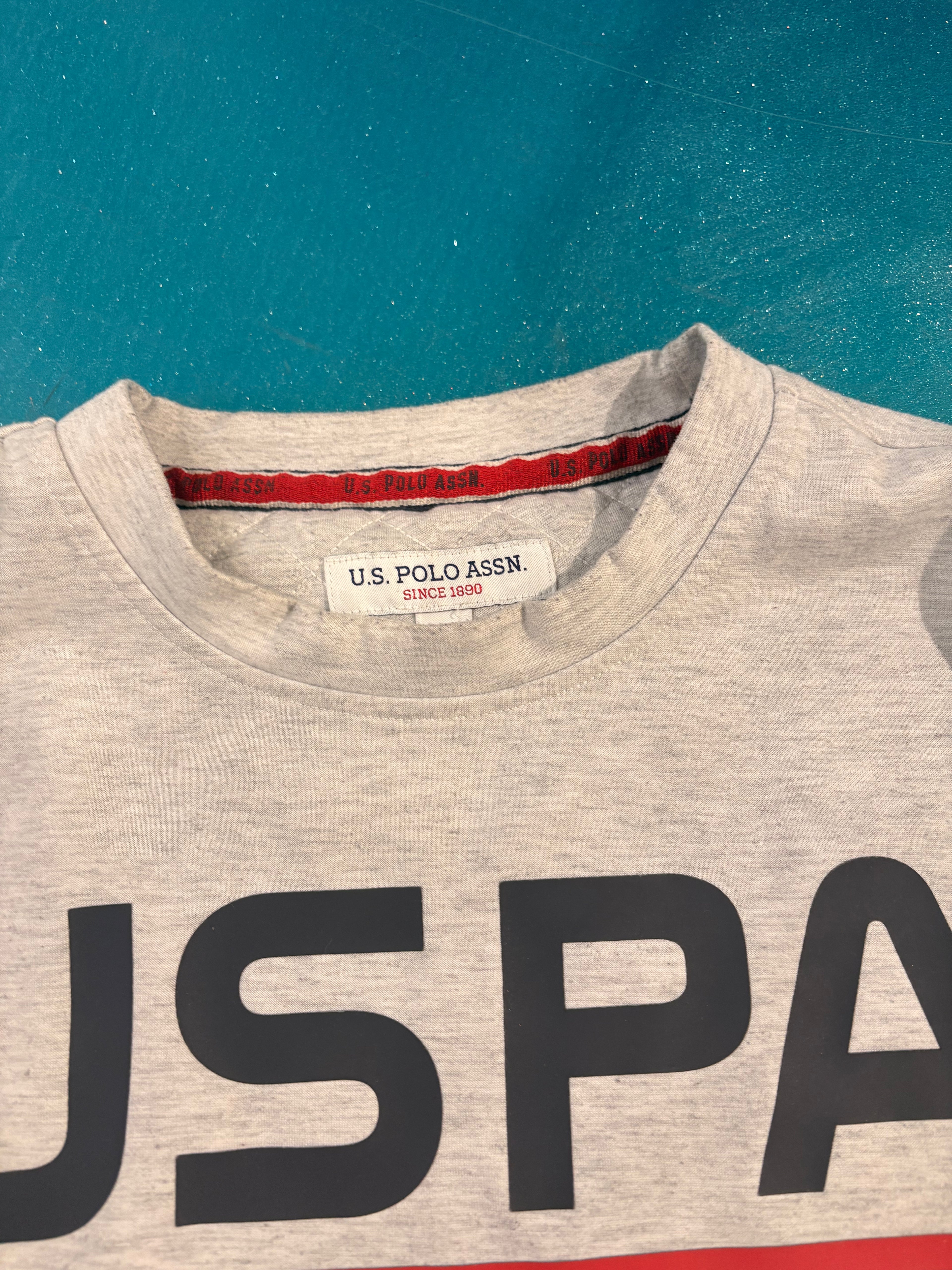 Polo grey crewneck (L) D