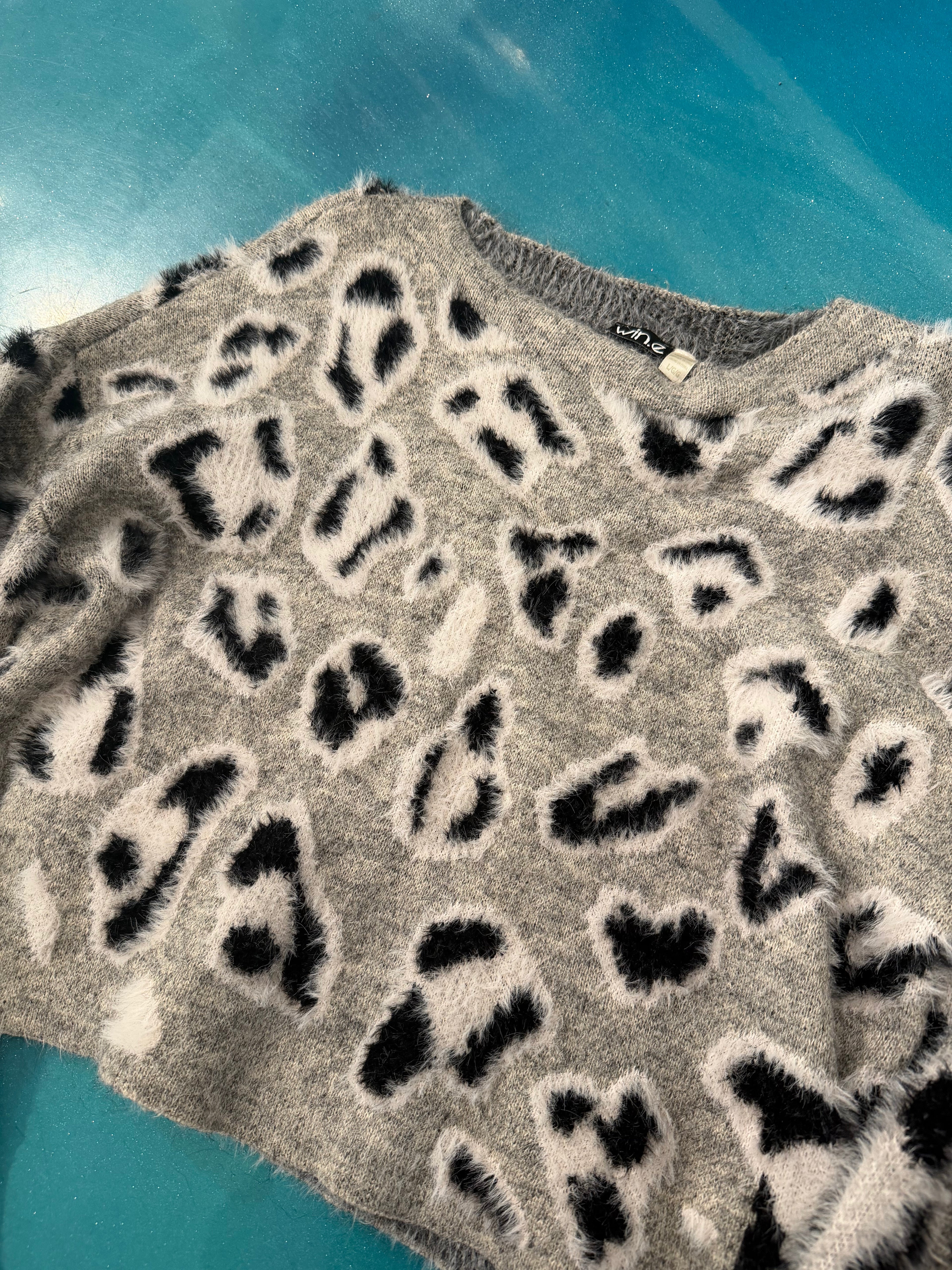 Eyelash-Knit Leopard Print Sweater (L)
