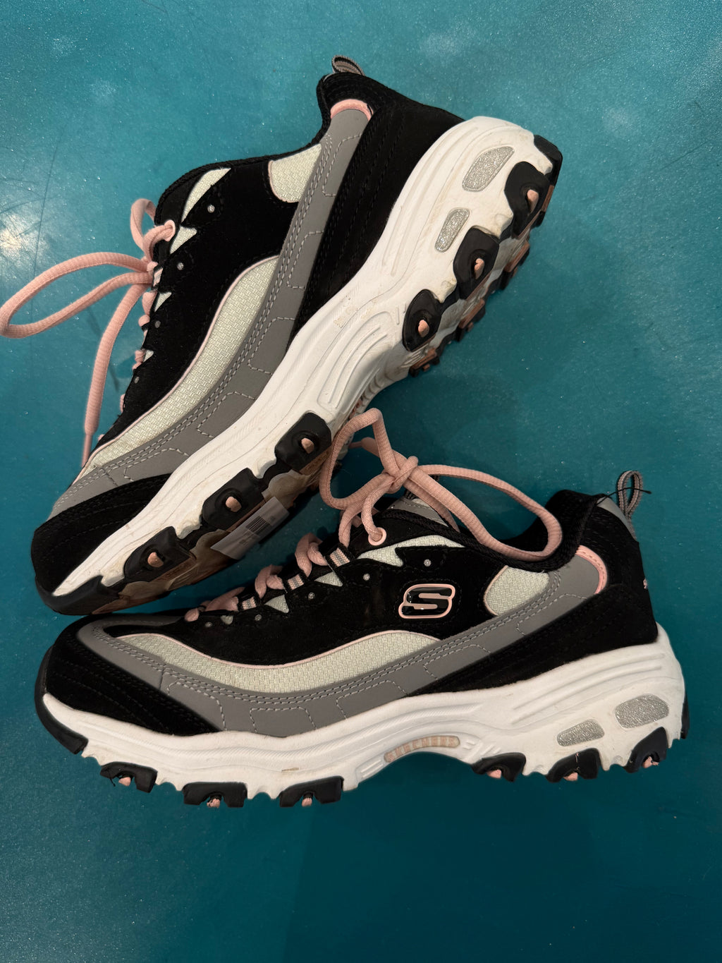Sketchers D’Lites (8.5)