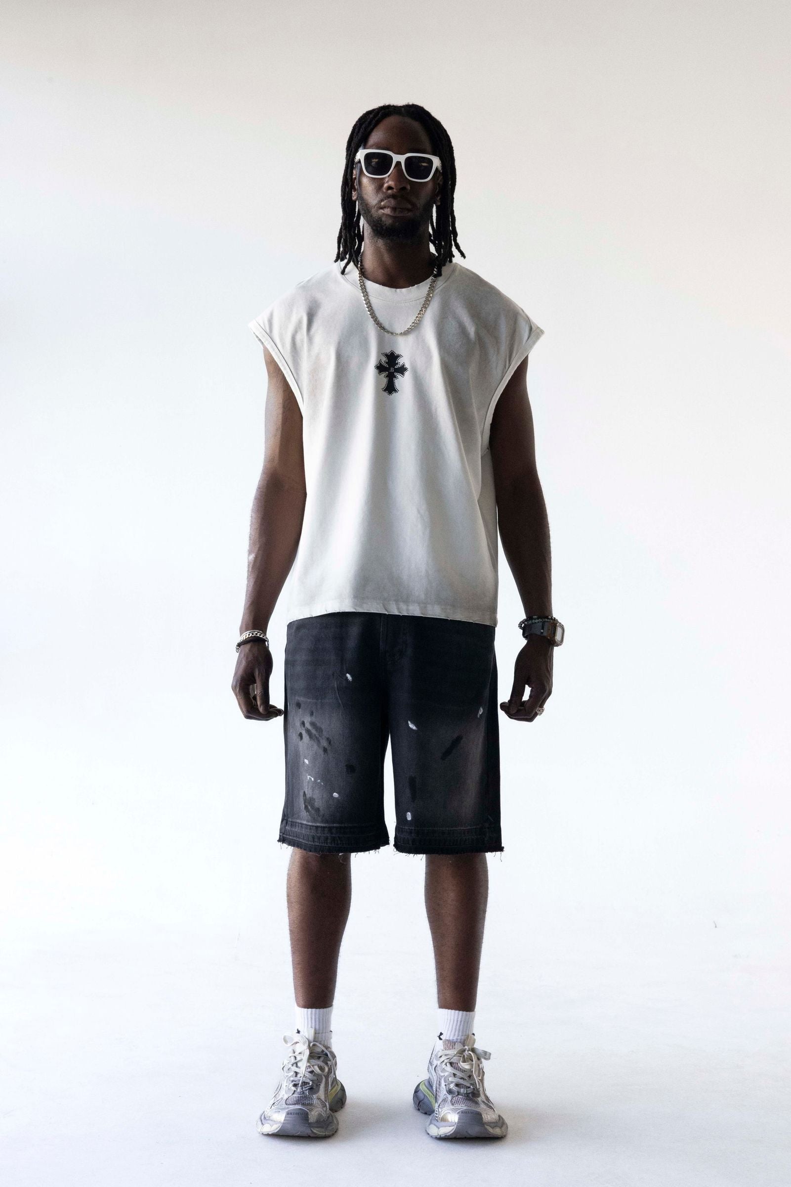 Oversized Cross Graphic Sleeveless T-Shirt – Black Island